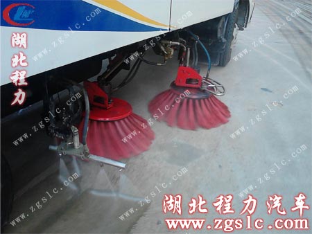 東風多利卡國四掃路車,功能齊全,快捷方便 東風多利卡國四掃路車,功能齊全,快捷方便