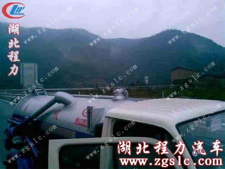 湖北程力的勁卡吸污車現(xiàn)代感十足 湖北程力的勁卡吸污車現(xiàn)代感十足
