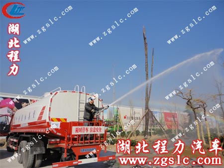 客戶測試灑水車效果,非常滿意 客戶測試灑水車效果,非常滿意