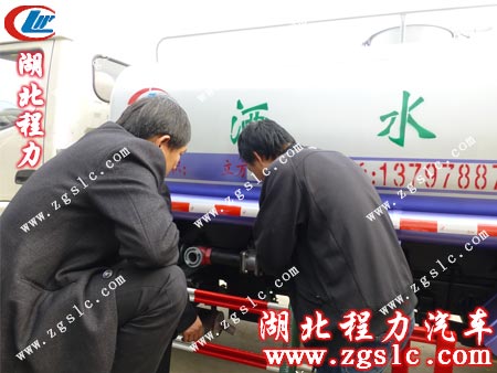 徐師傅教客戶如何操作 徐師傅教客戶如何操作