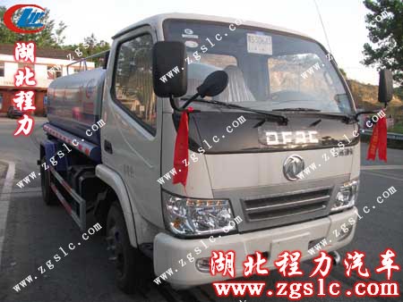 東風勁卡灑水車靚麗的身影 東風勁卡灑水車靚麗的身影