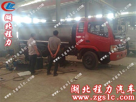 安裝取力器及加油機 安裝取力器及加油機