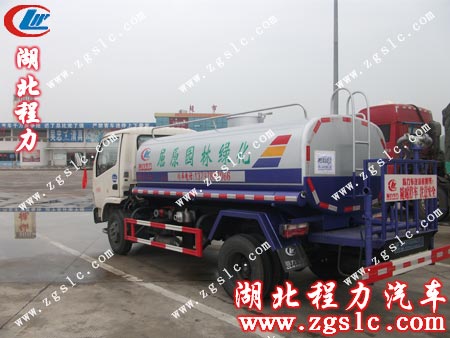 東風小霸王灑水車走進仙桃 東風小霸王灑水車走進仙桃