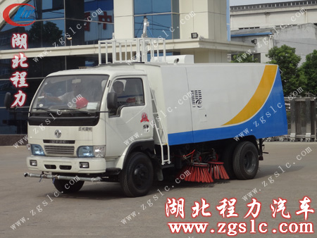 東風小霸王多功能掃路帶灑水車 東風小霸王多功能掃路帶灑水車