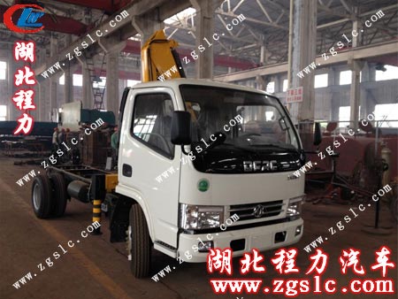 安裝好吊機(jī) 安裝好吊機(jī)