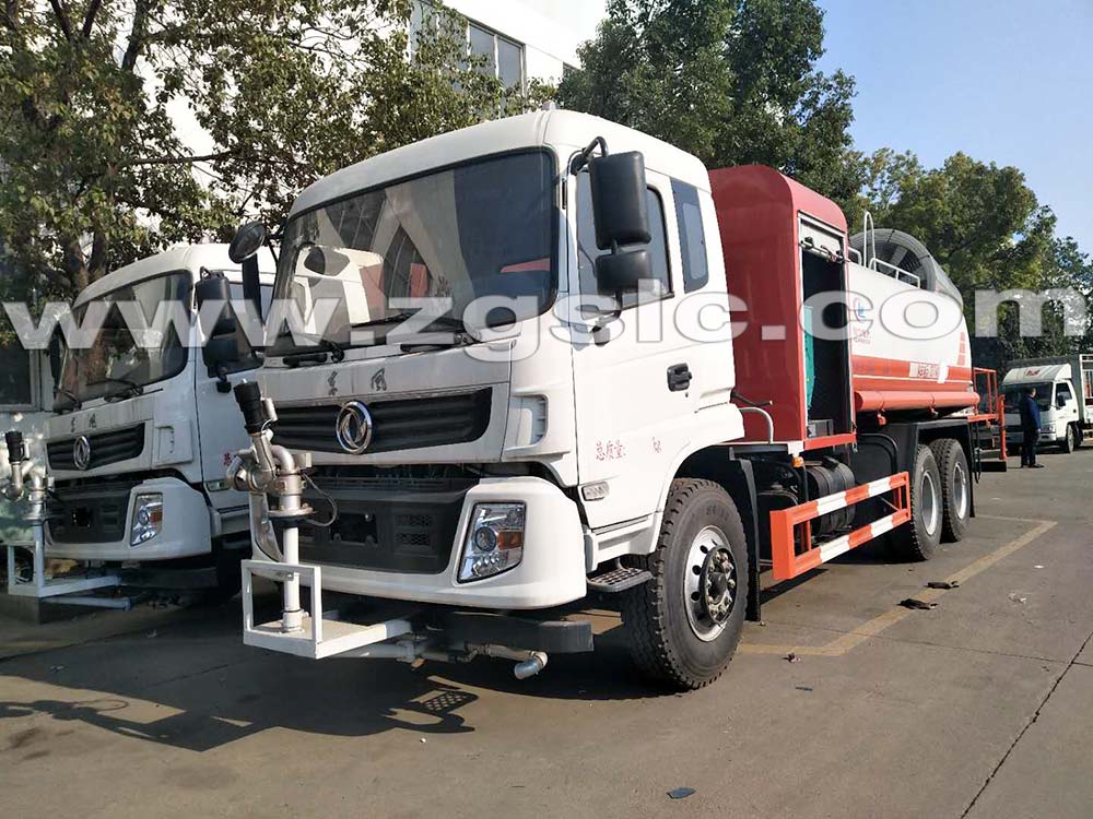 湖北程力集團東風后雙橋抑塵車