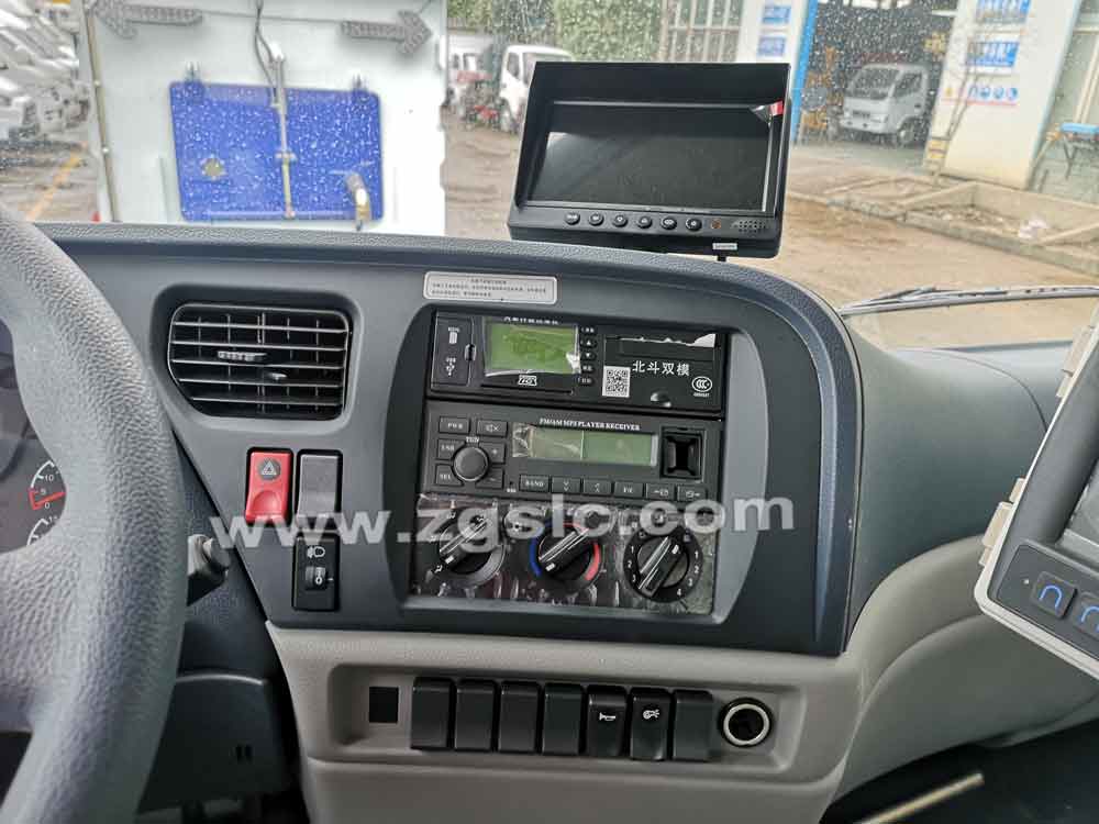 東風(fēng)天錦洗掃車（國(guó)五）