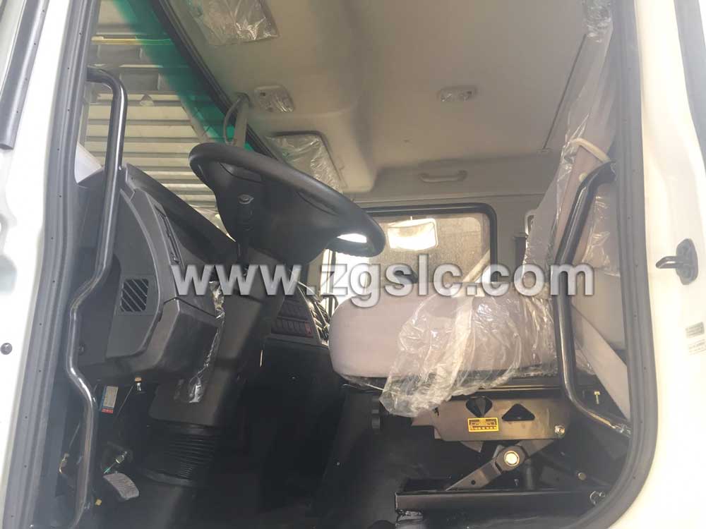 湖北程力東風大多利卡D9吸污車（國五