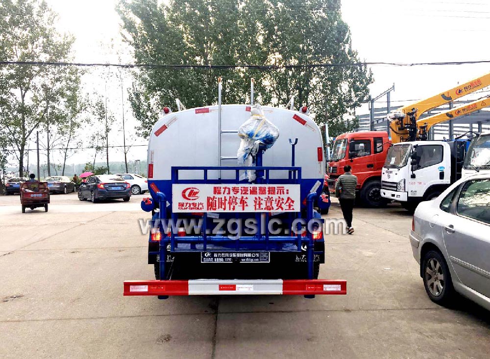 程力東風大多利卡8.5方灑水車黃牌（國五）