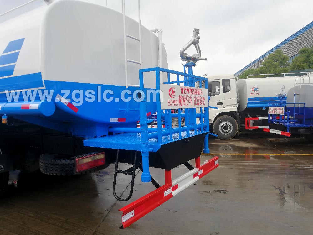 程力東風(fēng)后雙橋22噸灑水車黃牌（國五）細(xì)節(jié)