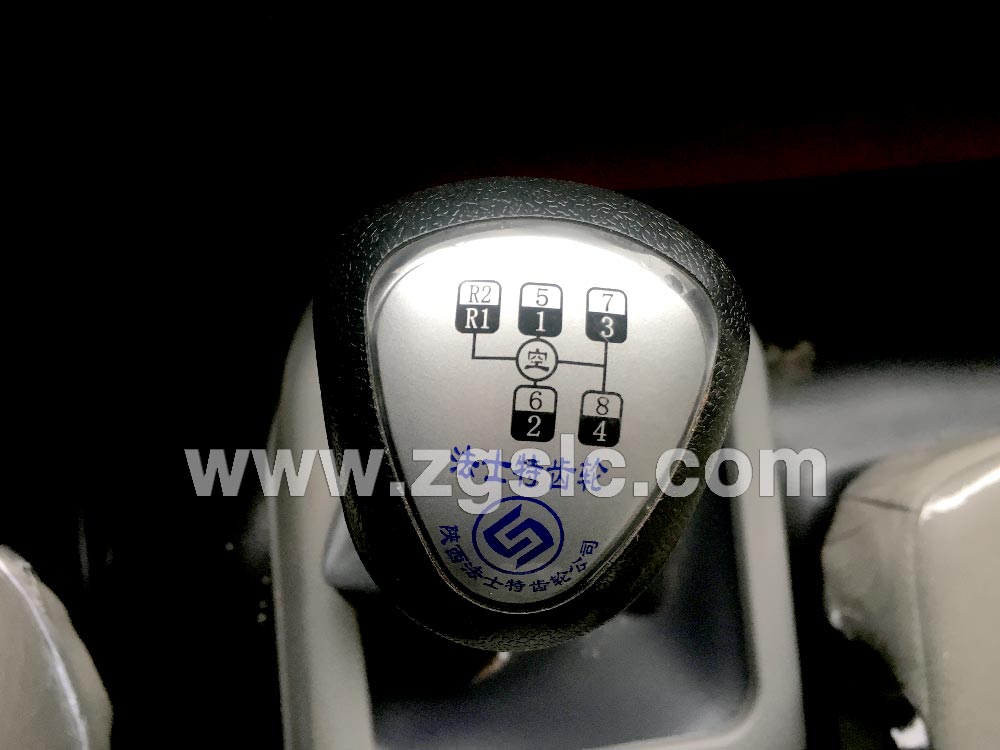 程力東風(fēng)后雙橋22噸灑水車黃牌（國五）內(nèi)飾