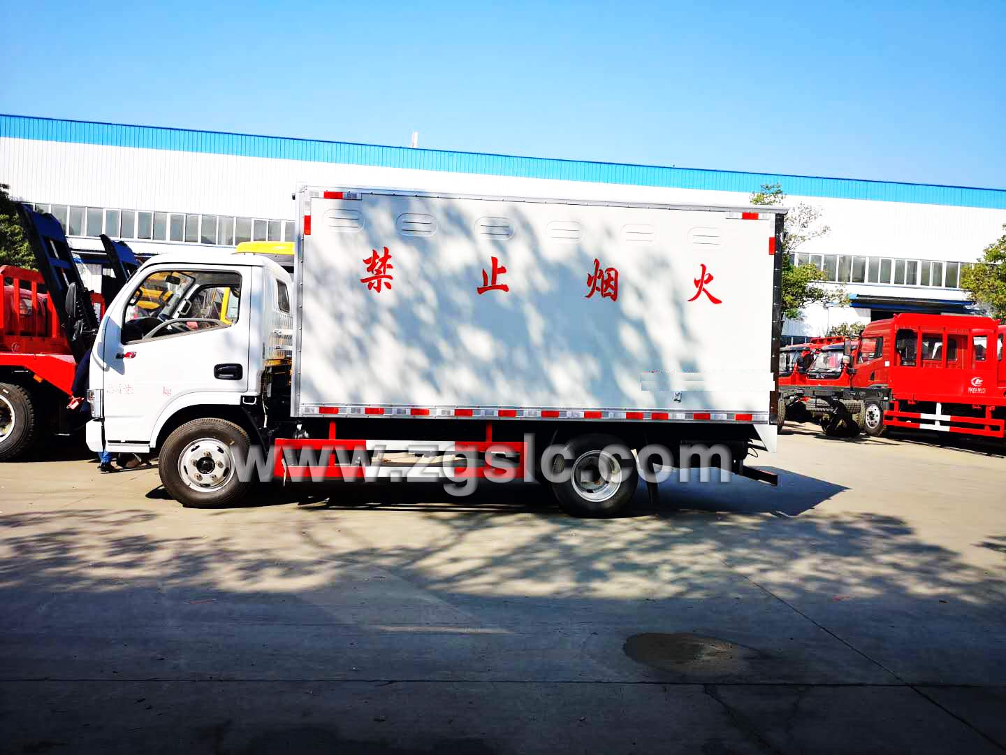 東風小多利卡爆破器材運輸車（國五）