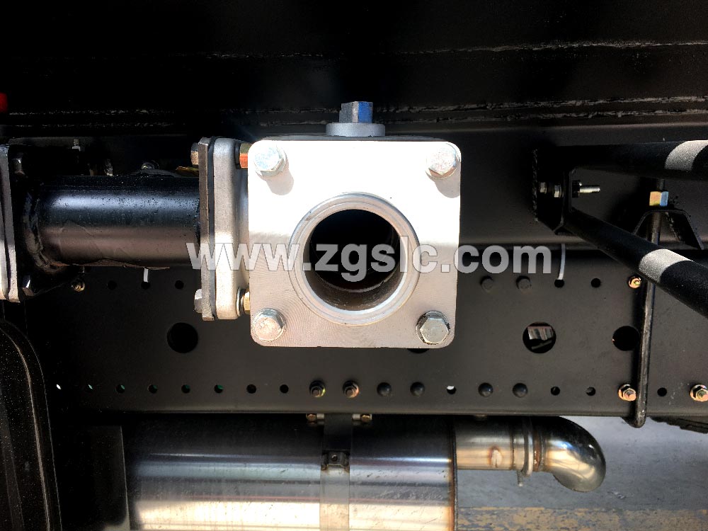 程力12方2019新款東風專底灑水車黃牌（國五）