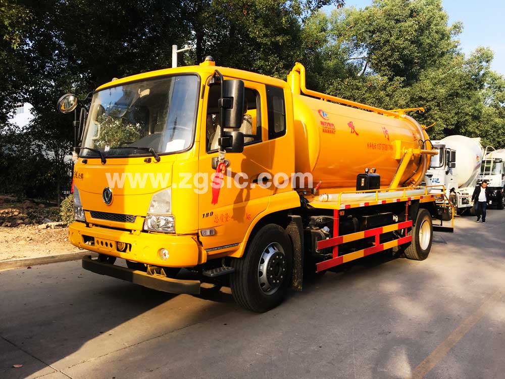 新款東風天錦吸污車（國五）