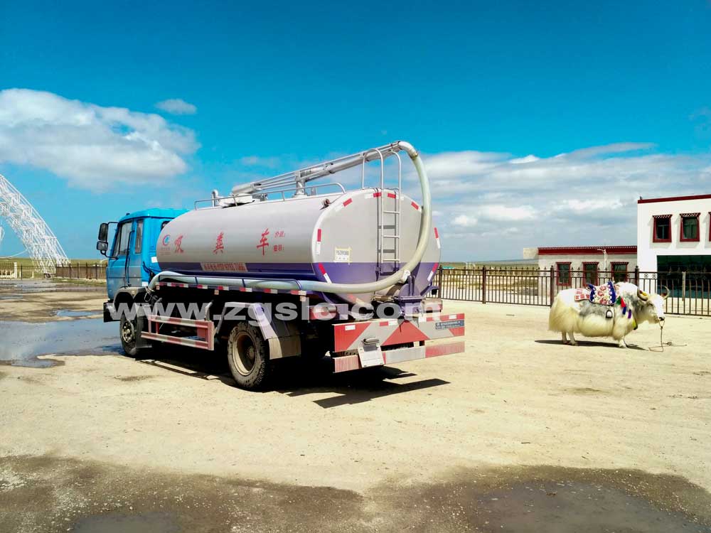 湖北程力東風145吸糞車（國五）