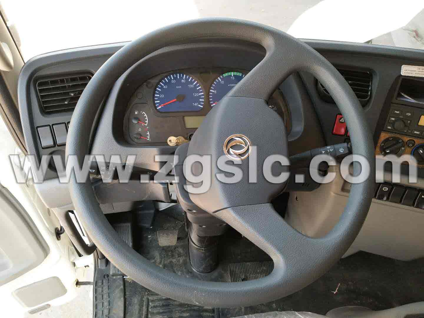 東風天錦散裝飼料車（國五）