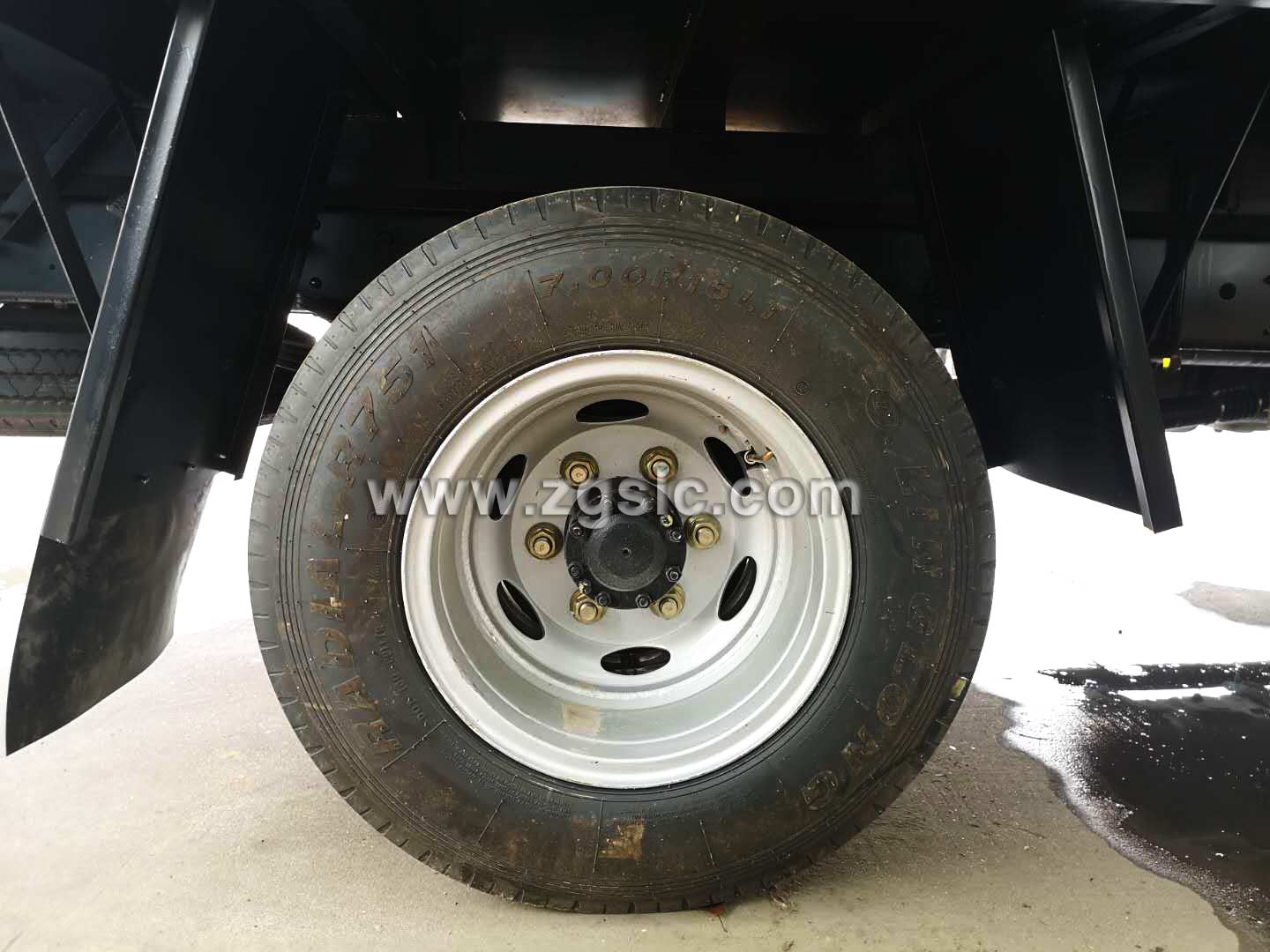 湖北程力解放虎威爆破器材運(yùn)輸車（國五）