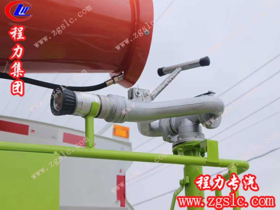 湖北程力東風(fēng)小多利卡抑塵車尾部細(xì)節(jié)圖 湖北程力東風(fēng)小多利卡抑塵車尾部細(xì)節(jié)圖