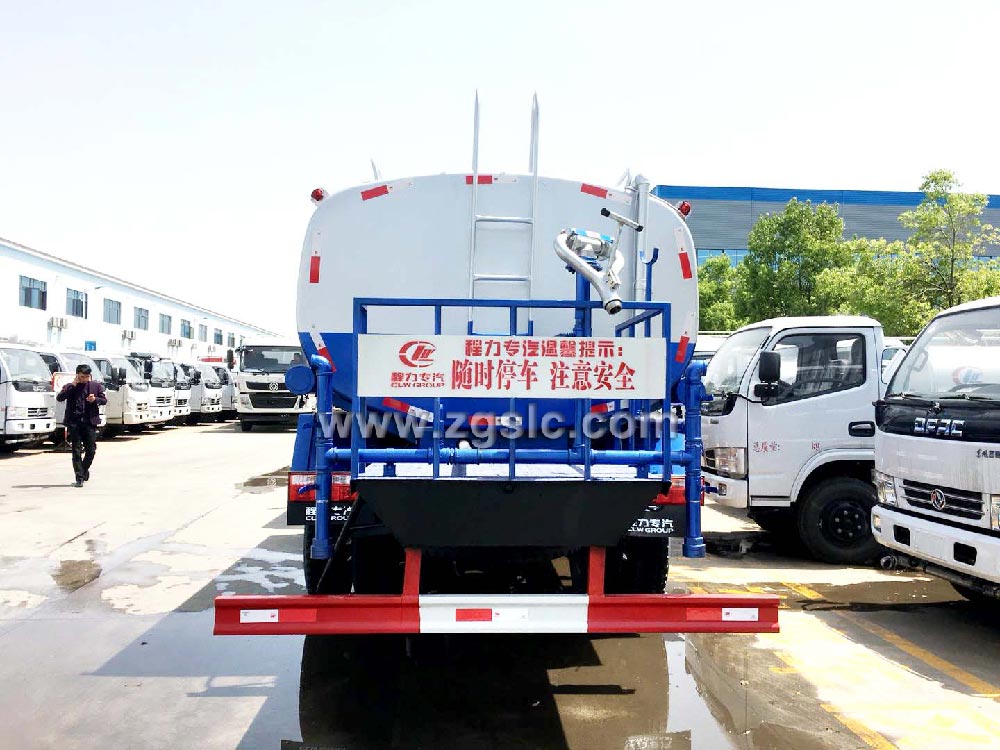 12方程力東風D9灑水車黃牌(國五) 12方程力東風D9灑水車黃牌(國五)