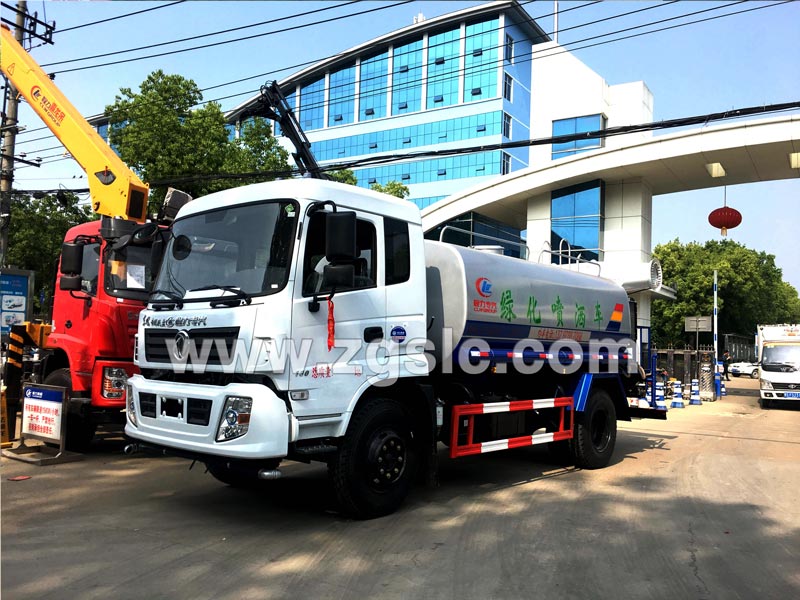 12方東風專底噴霧車-廠家價格 12方東風專底噴霧車-廠家價格