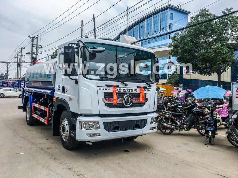 12方東風D9噴霧車-廠家價格 12方東風D9噴霧車-廠家價格