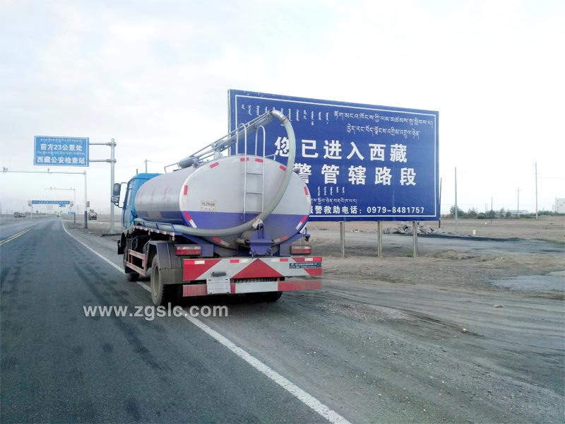 12方吸糞車 12方吸糞車