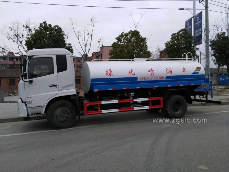 灑水車圖片 灑水車圖片