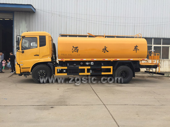 灑水車圖片 灑水車圖片