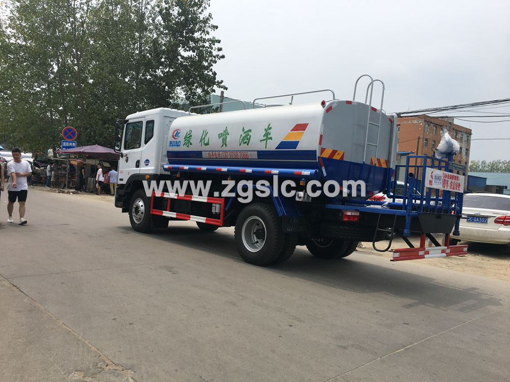 程力專用汽車股份有限公司東風(fēng)D9灑水車廠家 程力專用汽車股份有限公司東風(fēng)D9灑水車廠家