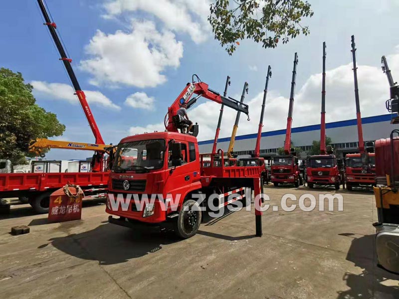 程力集團東風專底隨車吊 程力集團東風專底隨車吊