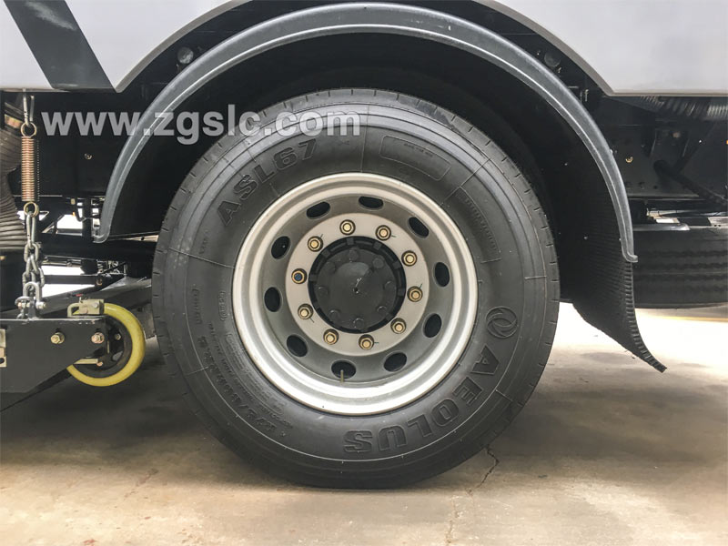 國六東風天錦洗掃車_國六東風天錦洗掃車輪胎規格多少