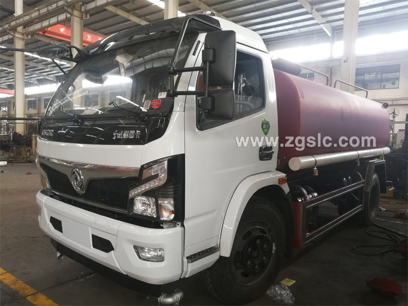 湖北程力歷經打磨的灑水車水罐 湖北程力歷經打磨的灑水車水罐