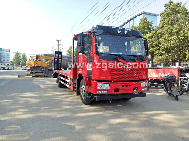 程力集團(tuán)解放J6平板運(yùn)輸車 程力集團(tuán)解放J6平板運(yùn)輸車