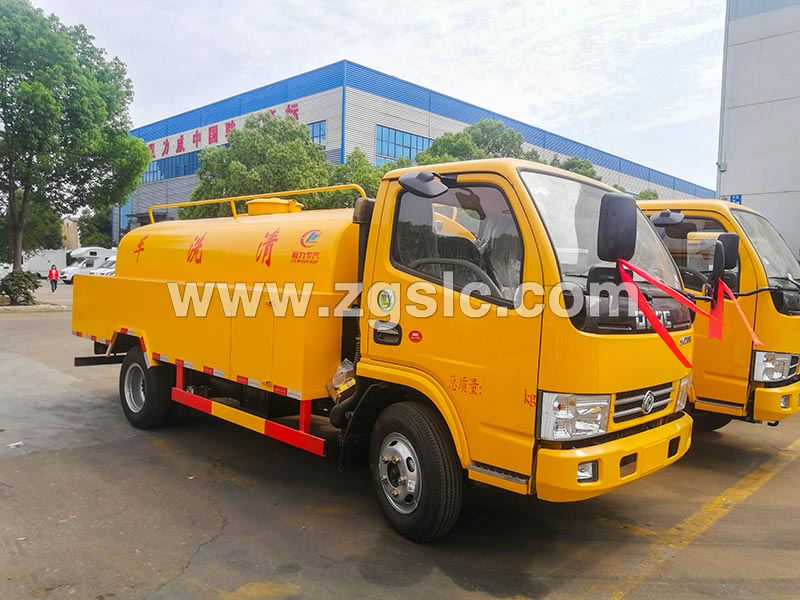 湖北程力集團(tuán)東風(fēng)清洗車 湖北程力集團(tuán)東風(fēng)清洗車