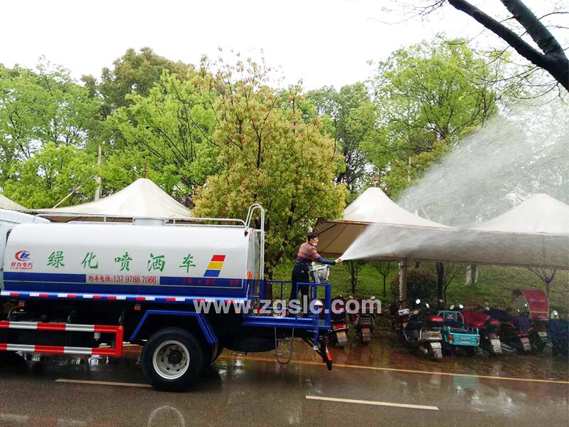 上圖為東風(fēng)D9多功能綠化噴灑車 上圖為東風(fēng)D9多功能綠化噴灑車