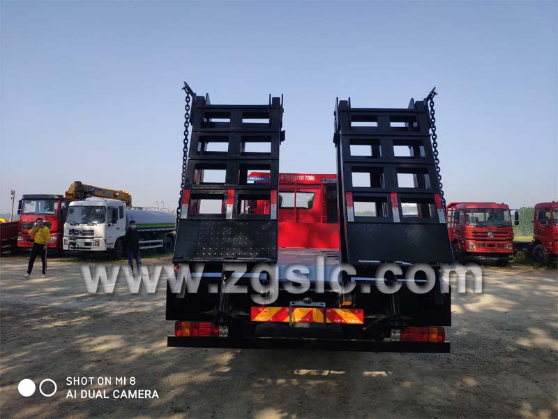 程力集團(tuán)解放J6平板運(yùn)輸車.jpg 程力集團(tuán)解放J6平板運(yùn)輸車.jpg