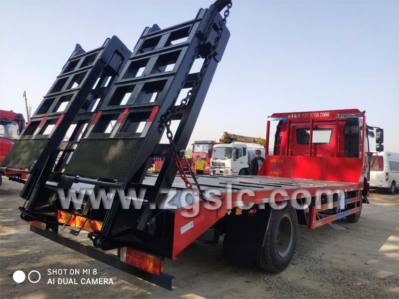 程力集團(tuán)解放J6平板運(yùn)輸車.jpg 程力集團(tuán)解放J6平板運(yùn)輸車.jpg