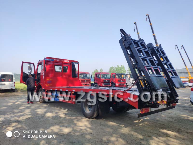 程力集團(tuán)解放J6平板運(yùn)輸車.jpg 程力集團(tuán)解放J6平板運(yùn)輸車.jpg