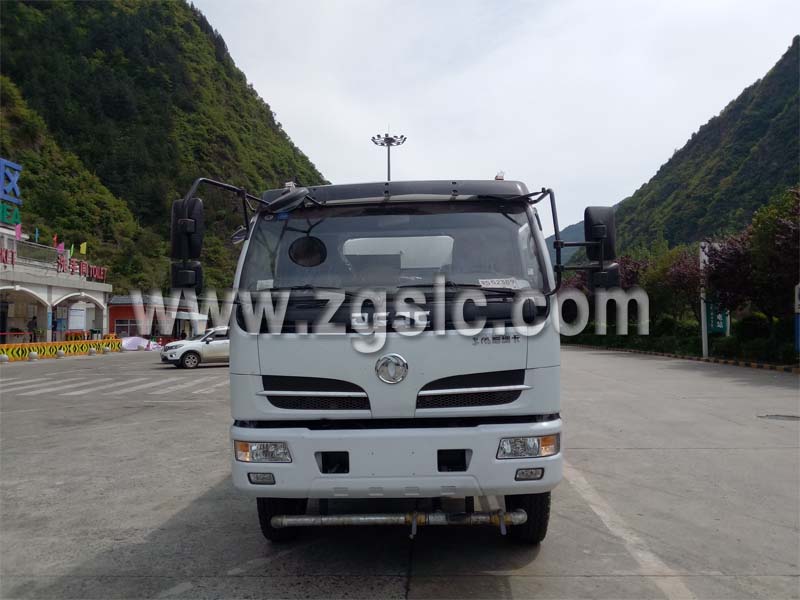 程力集團(tuán)東風(fēng)福瑞卡多功能綠化灑水車.jpg 程力集團(tuán)東風(fēng)福瑞卡多功能綠化灑水車.jpg