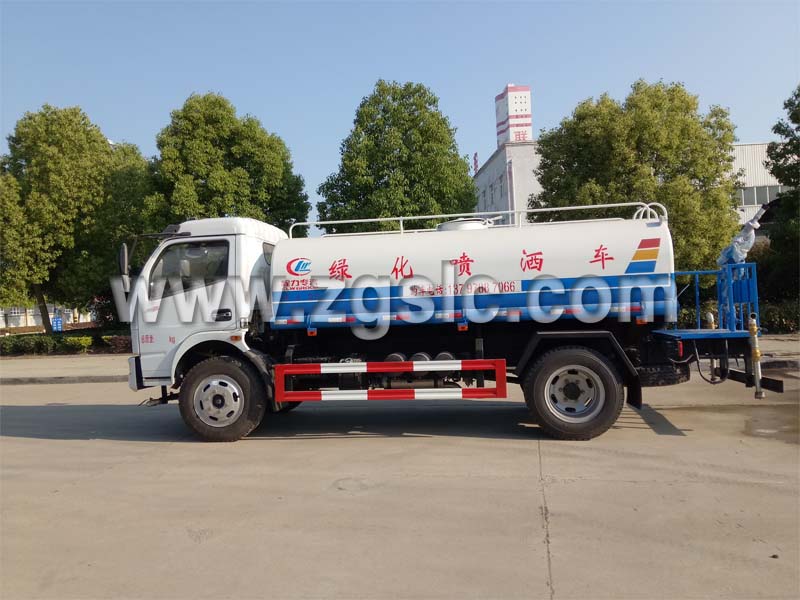 程力集團(tuán)東風(fēng)福瑞卡多功能綠化灑水車.jpg 程力集團(tuán)東風(fēng)福瑞卡多功能綠化灑水車.jpg