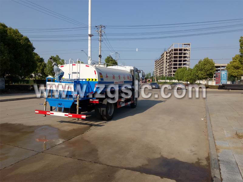 程力集團(tuán)東風(fēng)福瑞卡多功能綠化灑水車.jpg 程力集團(tuán)東風(fēng)福瑞卡多功能綠化灑水車.jpg