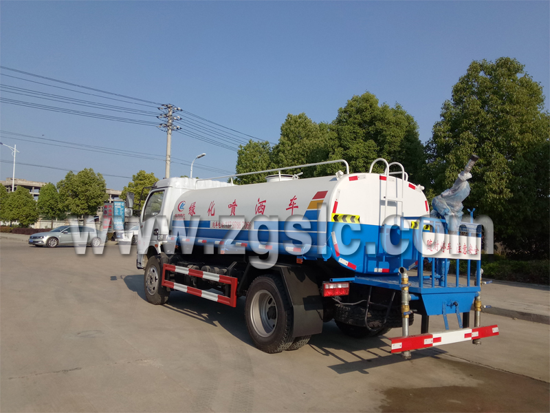 程力集團(tuán)東風(fēng)福瑞卡多功能綠化灑水車.jpg 程力集團(tuán)東風(fēng)福瑞卡多功能綠化灑水車.jpg