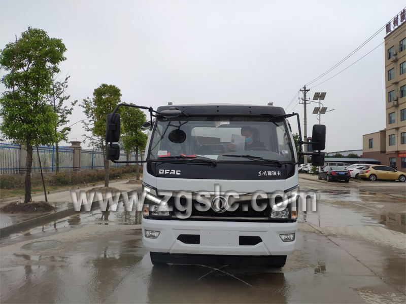 程力集團東風福瑞卡多功能綠化灑水車.jpg 程力集團東風福瑞卡多功能綠化灑水車.jpg