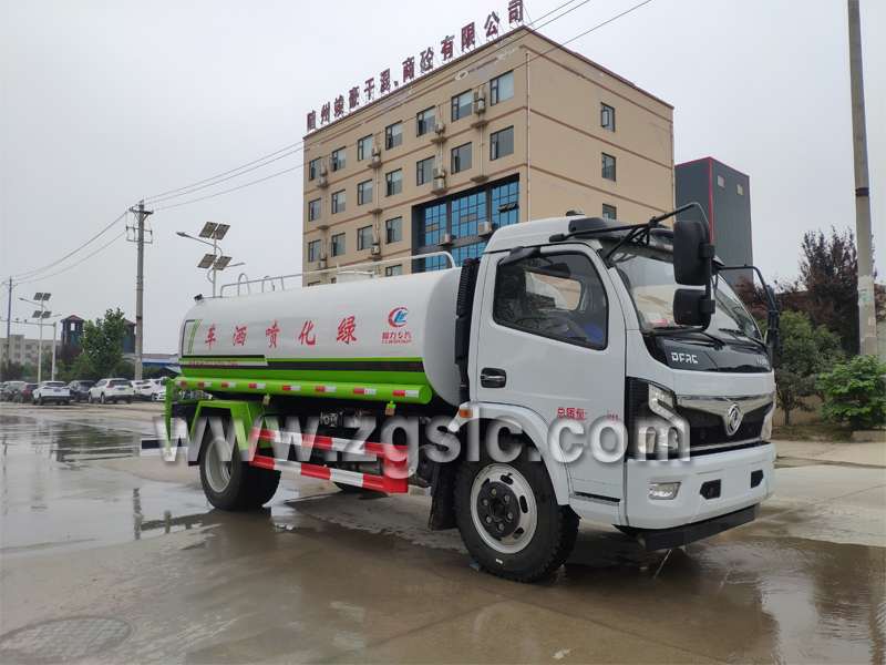 程力集團東風福瑞卡多功能綠化灑水車.jpg 程力集團東風福瑞卡多功能綠化灑水車.jpg