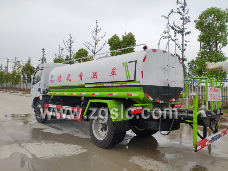 程力集團東風福瑞卡多功能綠化灑水車.jpg 程力集團東風福瑞卡多功能綠化灑水車.jpg