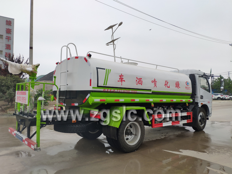 程力集團東風福瑞卡多功能綠化灑水車.jpg 程力集團東風福瑞卡多功能綠化灑水車.jpg