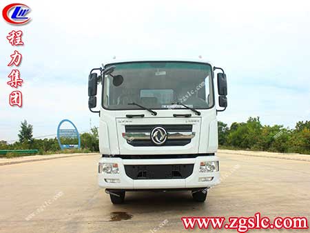 程力集團 1掃路車.jpg