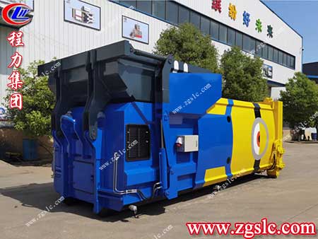 程力集團(tuán) 掃路車.jpg