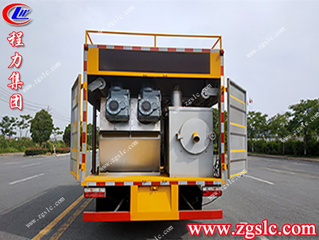 程力集團 掃路車.jpg44.jpg