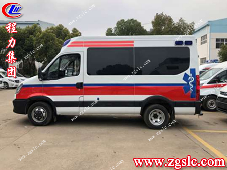 程力牌依維柯歐勝監(jiān)護型救護車，為傷員駕起生命的綠色通道